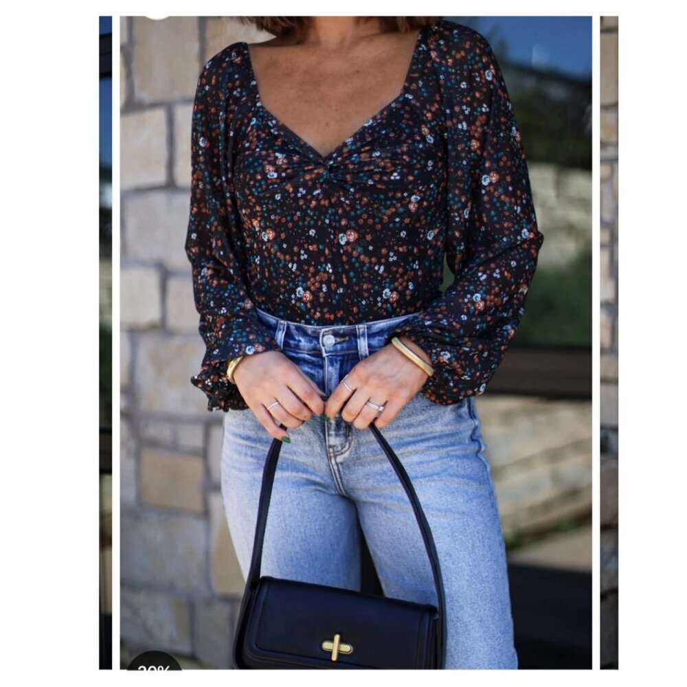 67. Magnolia Boutique Floral Print Bodysuit Women’s Size L
